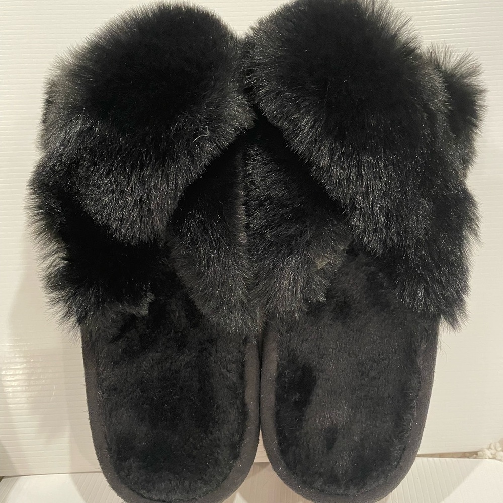 Slippers - Picture 3 of 5
